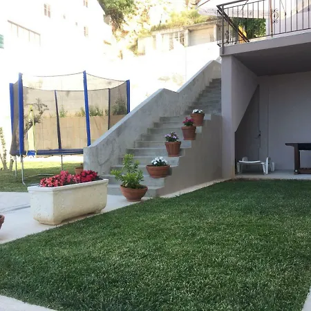 Liber Apartman *